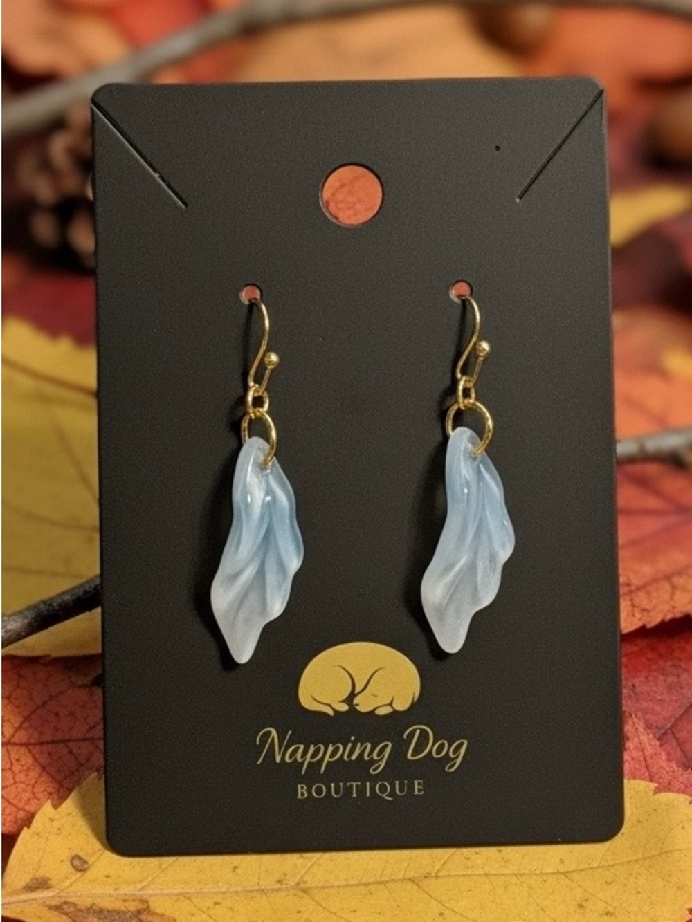 Frosted Glass Leaf Dangle Earrings – Gold-Tone Nature-Inspired Earrings